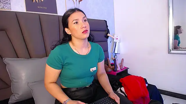 Snapshot of Sofi_Perez_ chatting on 05.21.26 Sofi Perez online show from 05.21.26