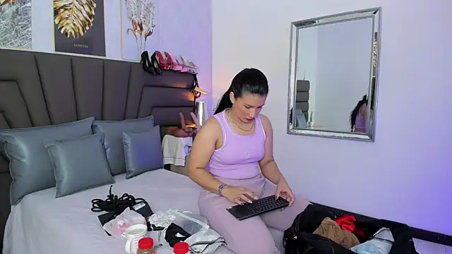 Snapshot of Sofi_Perez_ chatting on 06.03.26 Sofi Perez online show from 06.03.26