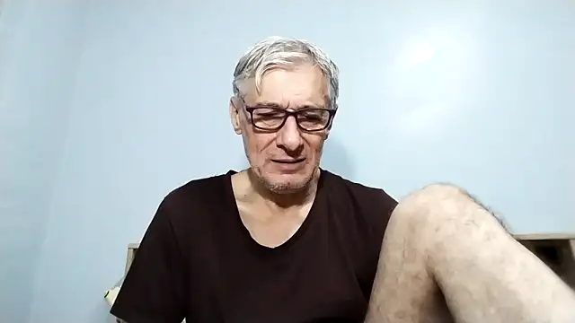 Snapshot of BIGUNCUTHARDCOCK chatting on 09.28.25 BIGUNCUTHARDCOCK online show from 09.28.25