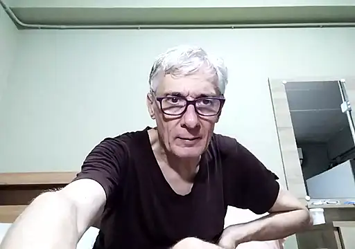 Snapshot of BIGUNCUTHARDCOCK chatting on 09.30.25 BIGUNCUTHARDCOCK online show from 09.30.25