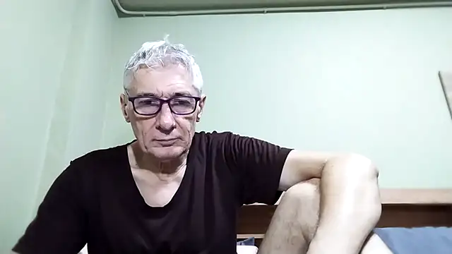 Snapshot of BIGUNCUTHARDCOCK chatting on 10.07.25 BIGUNCUTHARDCOCK online show from 10.07.25