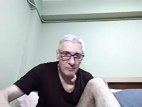 Snapshot of BIGUNCUTHARDCOCK chatting on 10.09.25 BIGUNCUTHARDCOCK online show from 10.09.25