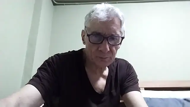 Snapshot of BIGUNCUTHARDCOCK chatting on 10.16.25 BIGUNCUTHARDCOCK online show from 10.16.25