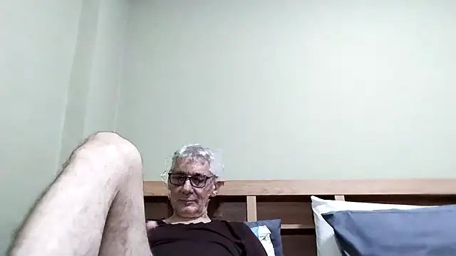 Snapshot of BIGUNCUTHARDCOCK chatting on 10.19.25 BIGUNCUTHARDCOCK online show from 10.19.25