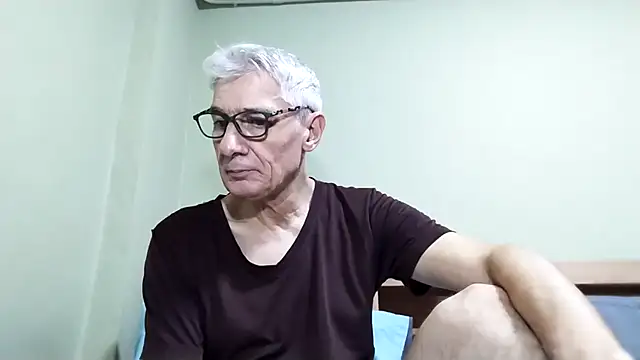 Snapshot of BIGUNCUTHARDCOCK chatting on 10.22.25 BIGUNCUTHARDCOCK online show from 10.22.25