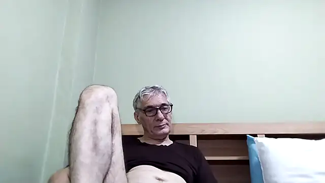 Snapshot of BIGUNCUTHARDCOCK chatting on 11.09.25 BIGUNCUTHARDCOCK online show from 11.09.25