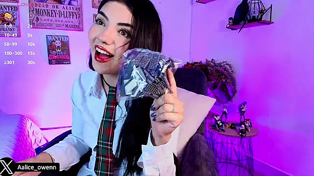 Aliceowenn online show from 10.11.25