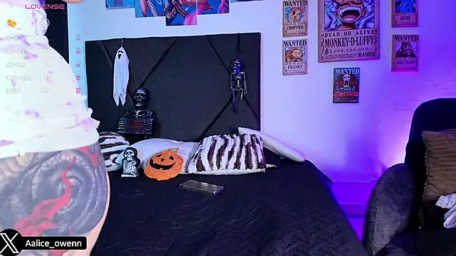 Aliceowenn online show from 10.22.25