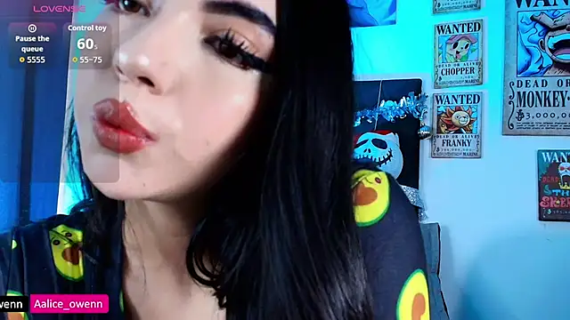 Aliceowenn online show from 12.17.25