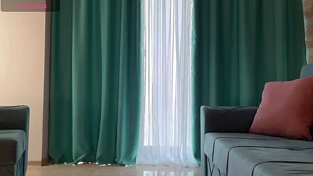 Snapshot of UrGoddessJenny chatting on 09.24.25 UrGoddessJenny online show from 09.24.25