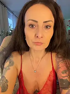 Snapshot of _AHHA_ chatting on 10.17.25 AHHA online show from 10.17.25