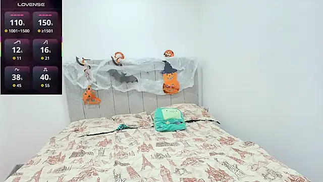 Snapshot of Samyq8 chatting on 10.09.25 Samyq8 online show from 10.09.25