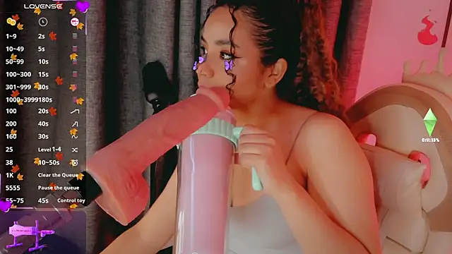 Snapshot of Queen_Deepthroat chatting on 11.06.25 Queen Deepthroat online show from 11.06.25