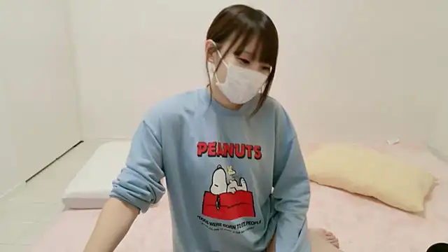 Snapshot of hi---chan- chatting on 10.16.25 hi---chan- online show from 10.16.25