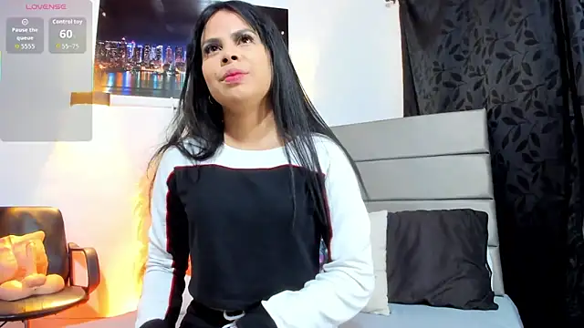 Julieta Coopeer  online show from 06.29.26