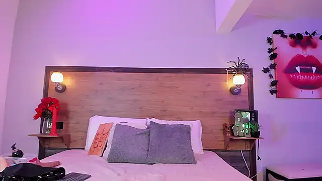 EmmaBakeer online show from 10.20.25