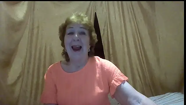 Snapshot of _Estelitta_5 chatting on 06.17.26 Estelitta 5 online show from 06.17.26