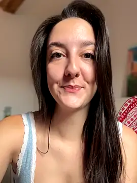 Snapshot of _Juliette chatting on 10.31.25 Juliette online show from 10.31.25