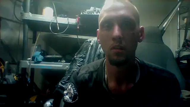 Snapshot of Aaronbp chatting on 10.31.25 Aaronbp online show from 10.31.25