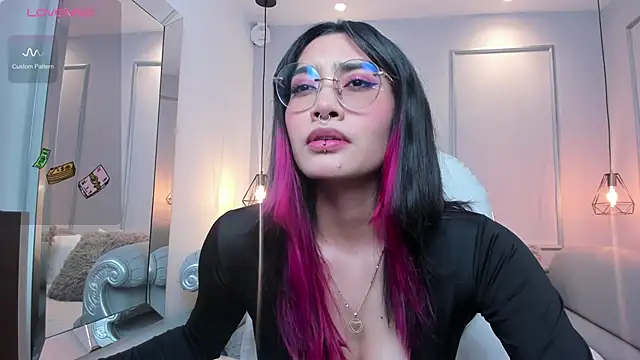 AzuraKindong online show from 01.14.25