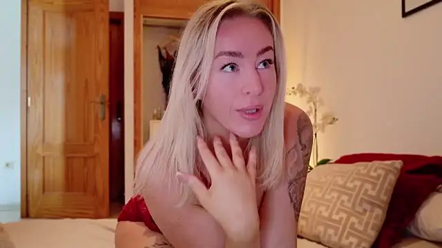 Snapshot of ChristyAdair chatting on 12.13.24 ChristyAdair online show from 12.13.24