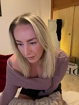 Snapshot of ChristyAdair chatting on 12.24.24 ChristyAdair online show from 12.24.24