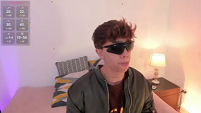 Snapshot of Tomy_Rox chatting on 10.03.25 Tomy Rox online show from 10.03.25