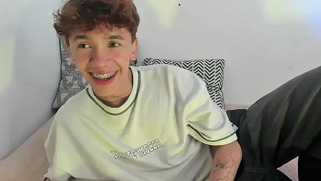 Snapshot of Tomy_Rox chatting on 10.05.25 Tomy Rox online show from 10.05.25