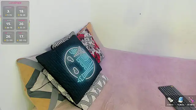 Snapshot of Tomy_Rox chatting on 10.05.25 Tomy Rox online show from 10.05.25