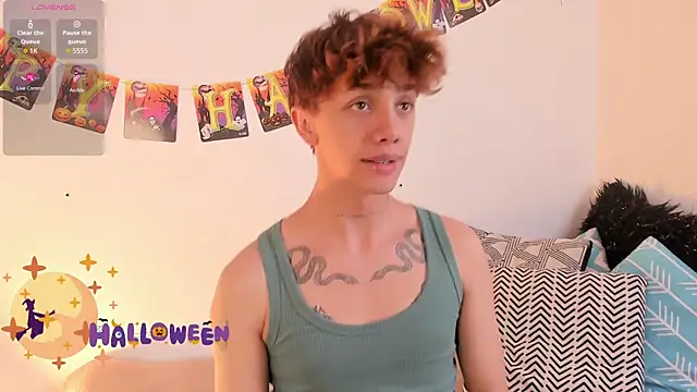 Snapshot of Tomy_Rox chatting on 10.28.25 Tomy Rox online show from 10.28.25