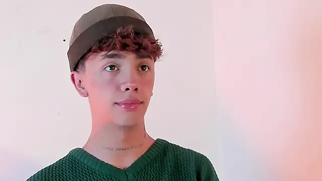 Snapshot of Tomy_Rox chatting on 11.08.25 Tomy Rox online show from 11.08.25