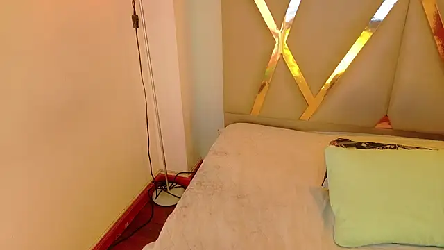 cattaleeyaa online show from 10.13.25