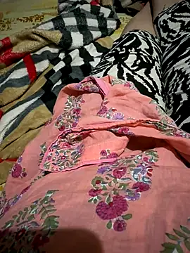 Snapshot of Meghnaaaaaa chatting on 11.09.25 Meghnaaaaaa online show from 11.09.25