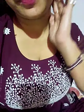 Snapshot of Love_Tina_ chatting on 11.12.25 Love Tina online show from 11.12.25