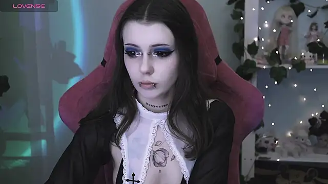 prettybones online show from 04.16.26