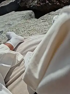 Snapshot of SexyErola27 chatting on 10.11.25 SexyErola27 online show from 10.11.25