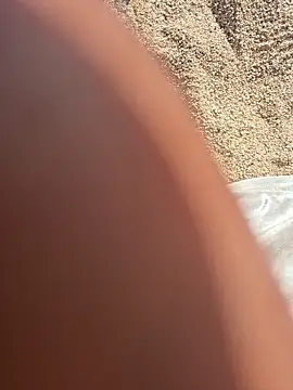 Snapshot of SexyErola27 chatting on 10.24.25 SexyErola27 online show from 10.24.25