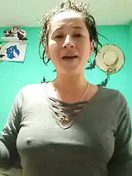 emilypoppy3 online show from 12.05.24