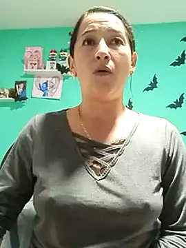 emilypoppy3 online show from 12.13.24