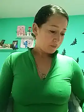 emilypoppy3 online show from 12.13.24