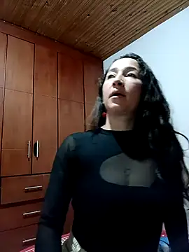 Snapshot of emilypoppy3 chatting on 10.25.25 emilypoppy3 online show from 10.25.25