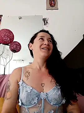 emilypoppy3 online show from 11.24.25