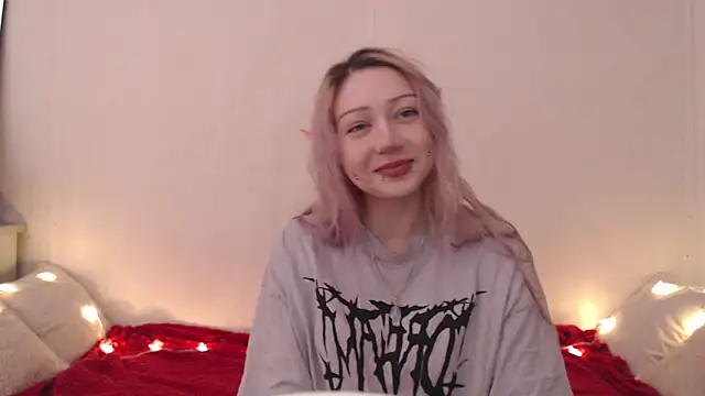 Snapshot of Emily_hardcore chatting on 02.01.26 Emily hardcore online show from 02.01.26