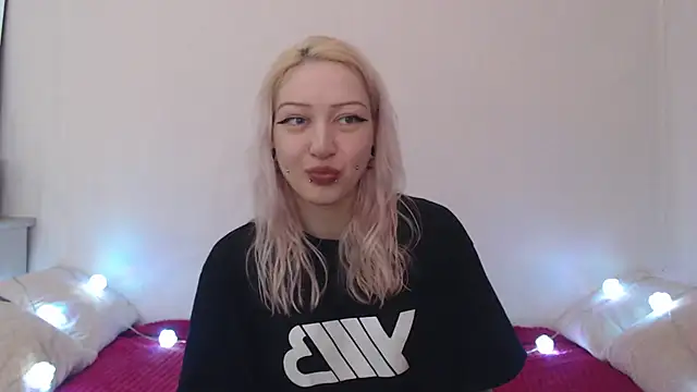 Snapshot of Emily_hardcore chatting on 07.16.26 Emily hardcore online show from 07.16.26