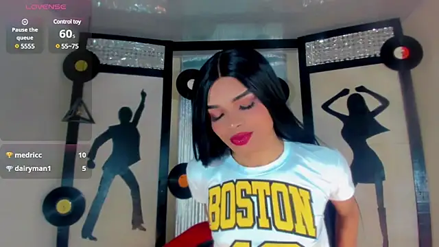 Snapshot of twoblacksexy chatting on 03.06.25 twoblacksexy online show from 03.06.25