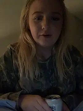 Snapshot of cammy2 chatting on 12.29.24 cammy2 online show from 12.29.24