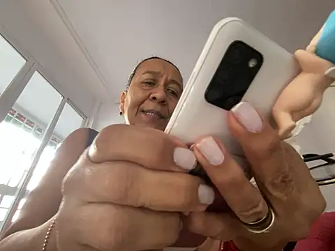 Snapshot of sweeviolet chatting on 12.11.24 sweeviolet online show from 12.11.24