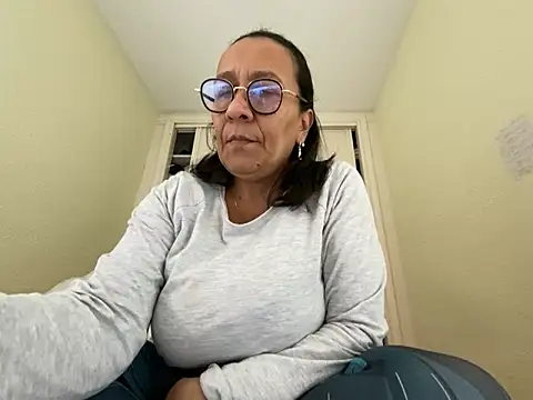 Snapshot of sweeviolet chatting on 01.20.25 sweeviolet online show from 01.20.25