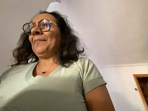 Snapshot of sweeviolet chatting on 01.30.25 sweeviolet online show from 01.30.25