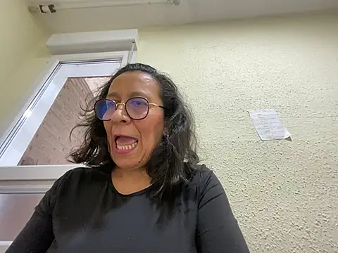 Snapshot of sweeviolet chatting on 02.07.25 sweeviolet online show from 02.07.25